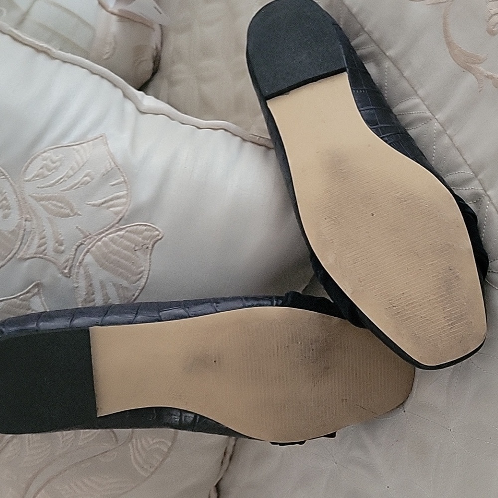 Shoes - Picture 4 of 6
